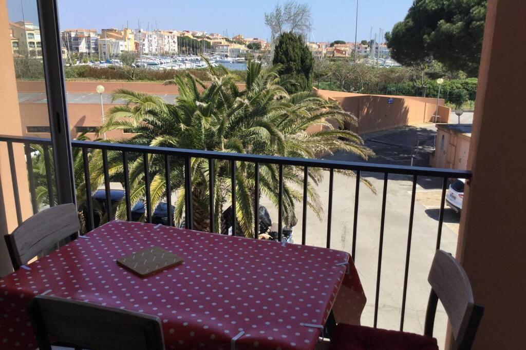 Joli studio rénové avec WIFI parking piscine Agde Extérieur photo